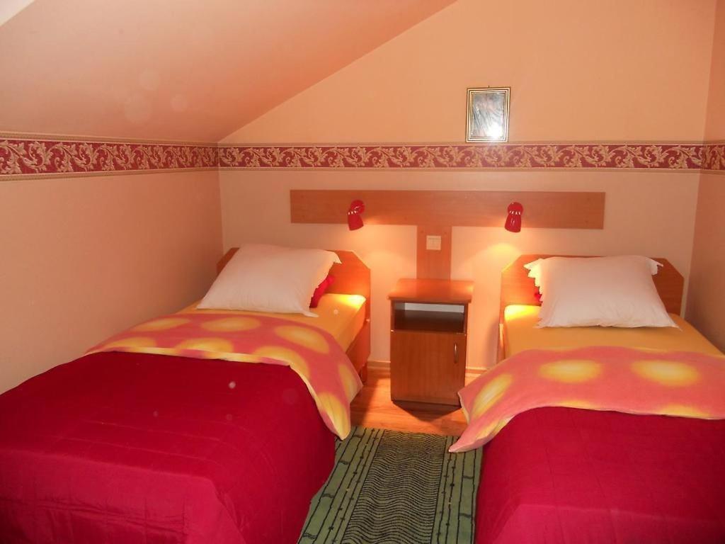 Hotel Karolina Tarnobrzeg Exteriör bild