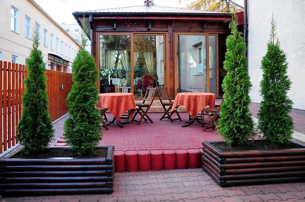 Hotel Karolina Tarnobrzeg Exteriör bild